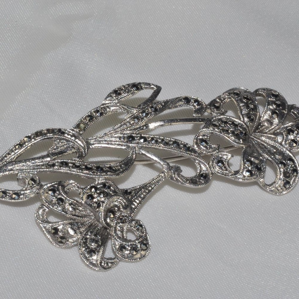 Vintage Sterling Silver Marcasite Pin
